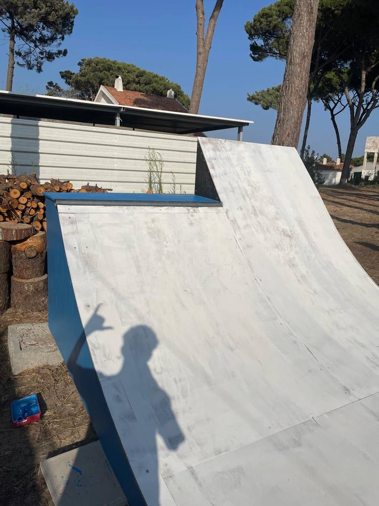 Wooden mini ramp